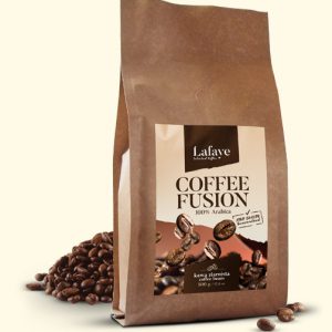 COFFEE FUSION 500G 27,99 ZŁ Coffee Fusion jest mieszanką ziaren Arabiki o niezwykle bogatym i wielowymiarowym bukiecie. To perfekcyjnie skomponowana, wyrazista mieszanka, przeznaczona dla tych, którzy chcą coś więcej od kawy… Zmysłowa, aromatyczna, odprężająca….