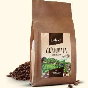 GWATEMALA 500G 24,99 ZŁ Gwatemala jest niezwykłym miejscem na świecie, gwarantującym uprawę wyjątkowych odmian kawy. Ów wulkaniczny teren bardzo mocno wpływa na smak kawy stamtąd pochodzącej. Jeśli więc jesteście fanami korzennego aromatu, z nutą karmelu, ale o nieco pikantnym posmaku, to idealna dla Was kawa będzie pochodziła z Gwatemali.